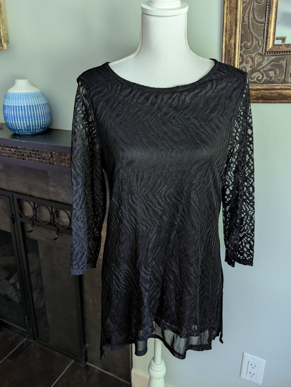 Chico’s Travelers Size 1 Wmns Medium Black Zebra Lace Front Tunic 3/4 Sleeve